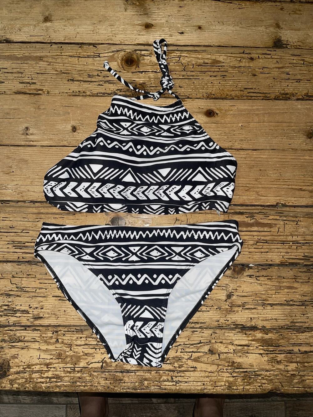 Ekouaer Womens Size M Black/White Tribal Print 2 Piece Swimsuit NWT